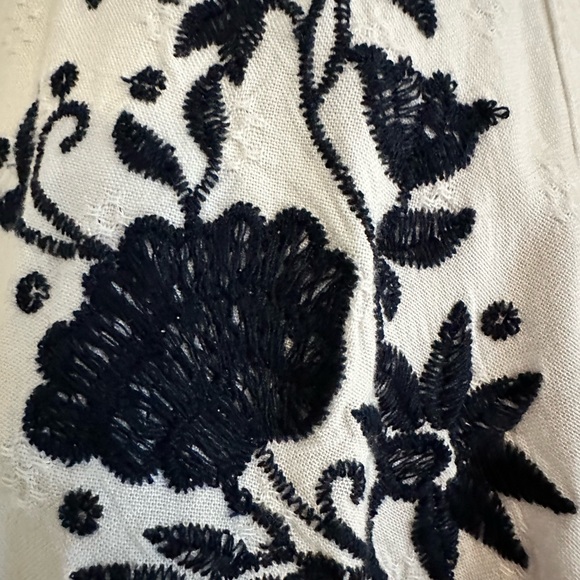 Love & Legend embroidered blouse size 20 - Picture 3 of 6